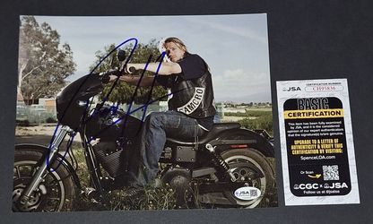 🔥 Charlie Hunnam autographed 8x10 JSA COA🔥