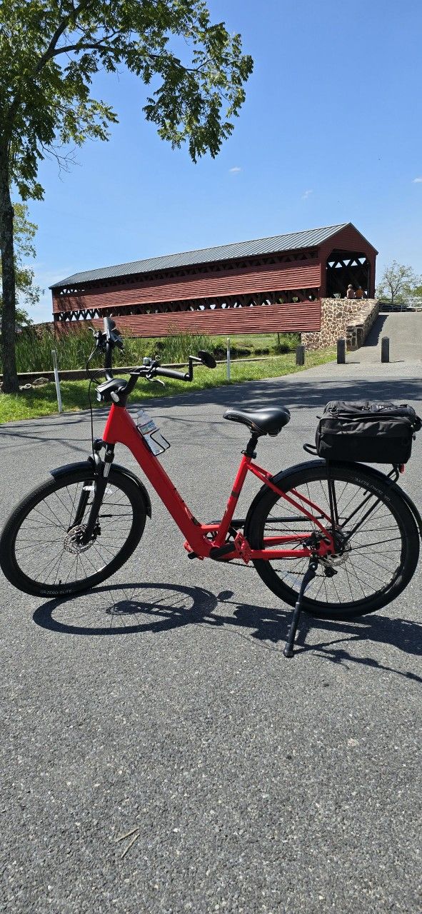 Trek Verve +1 Electric Pedal Assist Hybrid. With Extras