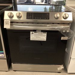 Samsung  Electric Range in Stainless steel with WiFi Connectivity and 5 Element Cooktop