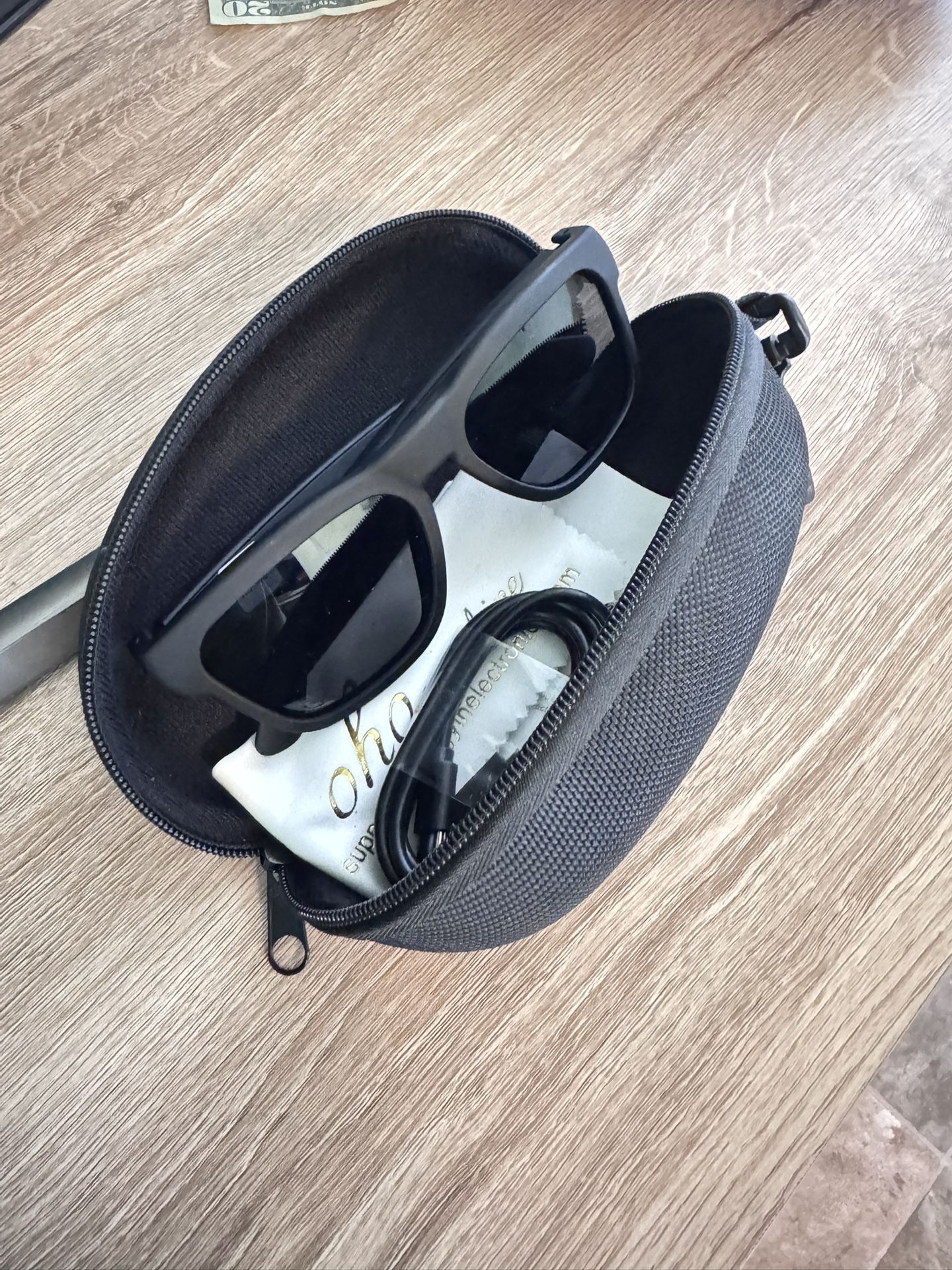 Smart Glasses With Bluetooth Speaker