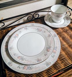 24 Piece Noritake China Pattern 4109- Bridal Waltz