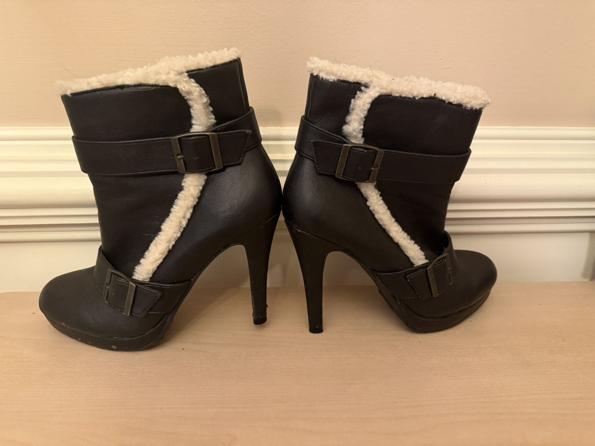 Boots Size 7