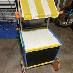 Lemonade stand (with wheels, chalkboard)