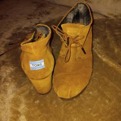 Tom's Size 10 W