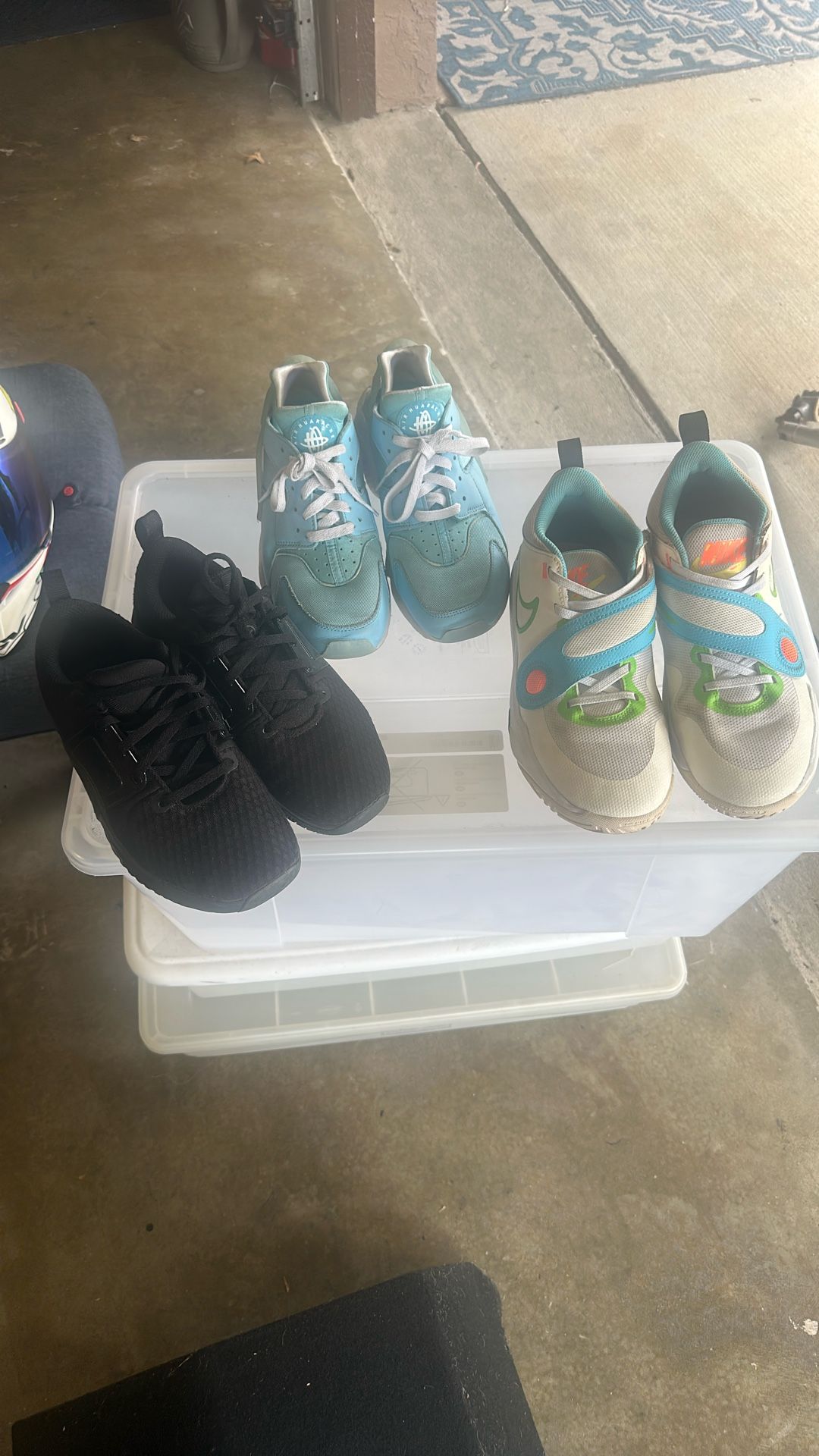 nike shoes lot