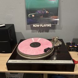 Hitachi HT-561 Turntable Record Player 