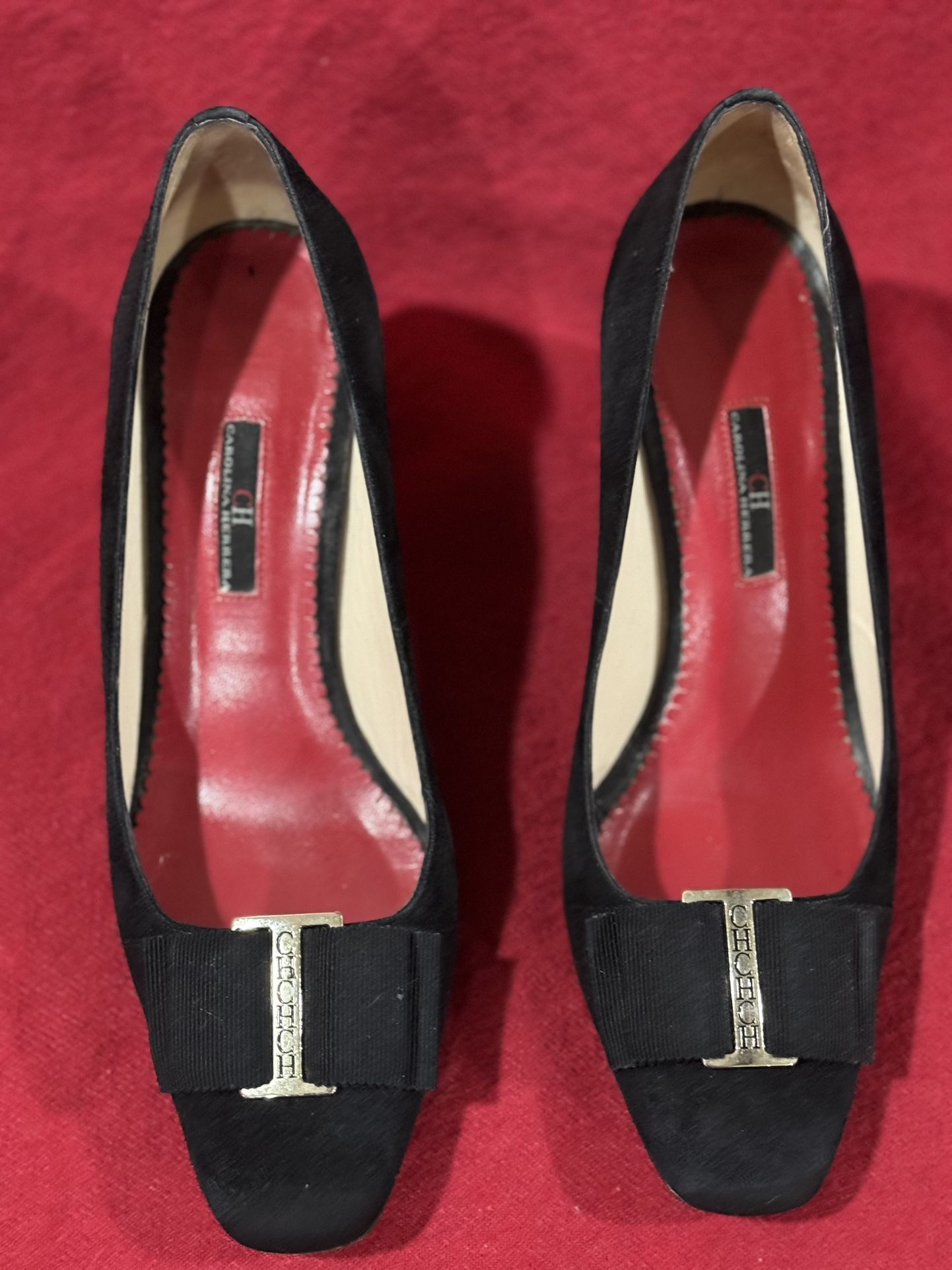 Carolina Herrera Authenticos Suede Pumps