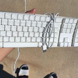 Wired Apple Keyboard 