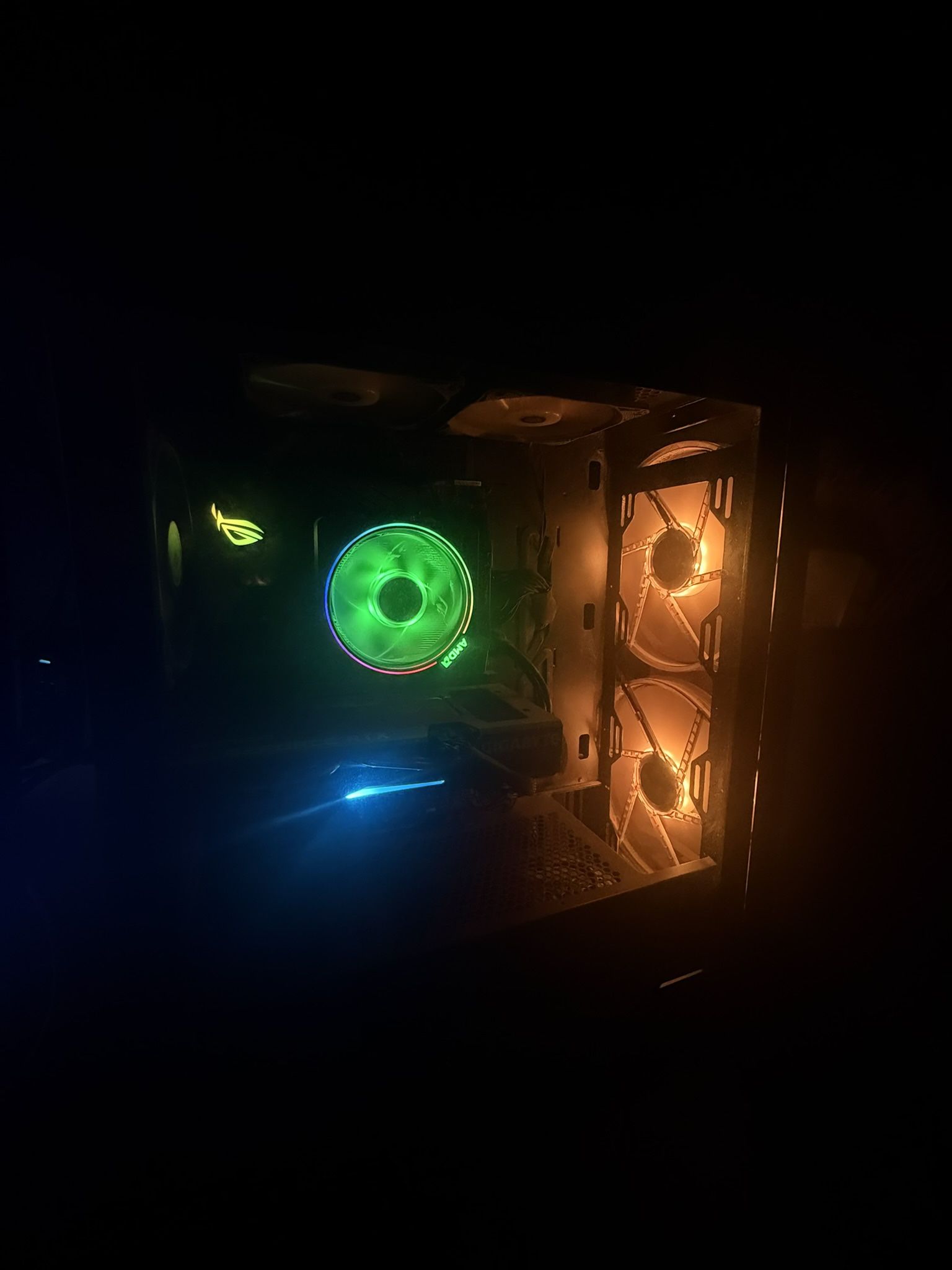 *READ DESCRIPTION* Gaming PC