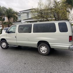 2004 Ford E350