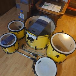 5 Piece Drum Shell Set, Peace Brand Includes Snare Drum, Bass Drum, Floor Tom , Rack Tom x3 Drum Set With Snare Drum Stand