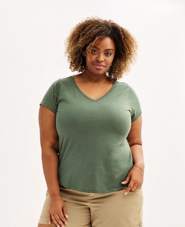 2X woman's plus size Sonoma Goods For Life Everyday V Neck Tee