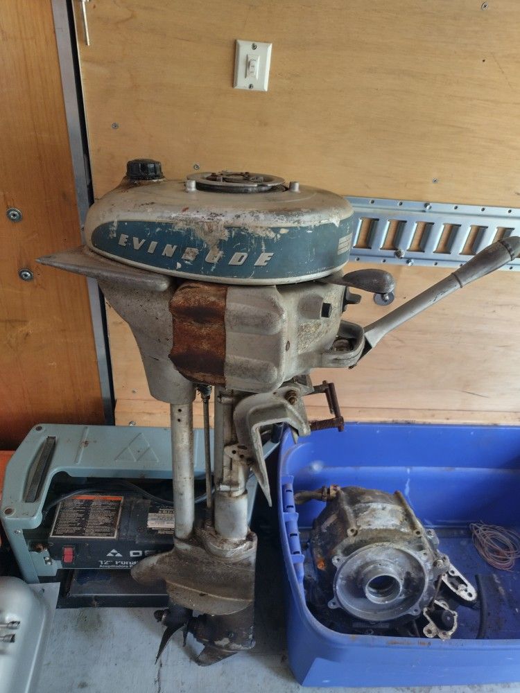 Antique Evinrude Zypher Outboard Motor