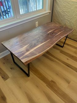 LIVE EDGE • Coffee Table $100 🌳☕️