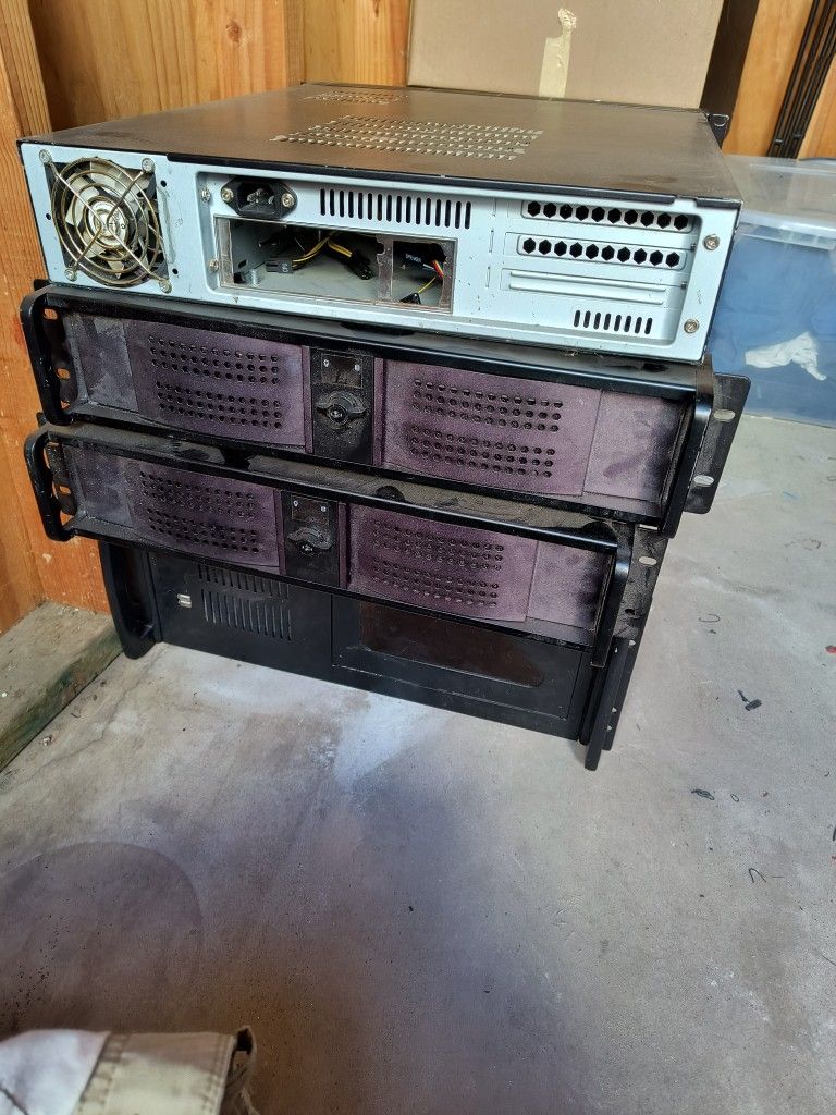 Server Cases 1U and 2U