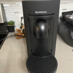 Nespresso-delonghi coffee maker 