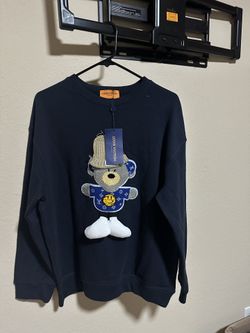 Unisex Sweatshirt With A Cute Iconic 