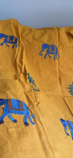 Pure cotton queen bedsheet embroidered with 2 pillows