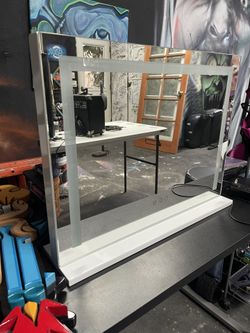 Vanity Mirror (3 Light Setting)