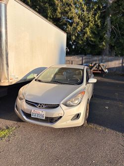 Hyundai Elantra Silver Sedan