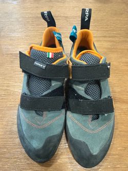 Scarpa Force V climbing shoes