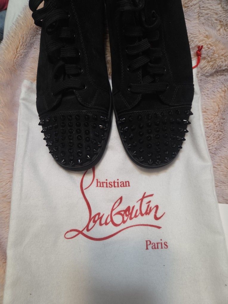 Authentic Christian Louboutin "Louis Junior" US man Size 10.5  low-top velour suede
    