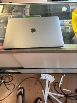 Apple MacBook Pro 15” A1707 Touch Bar LaptopIntel Core i7 3.1GHz • 16GB RAM • 1TB SSD • macOS Ventura 13.7.8