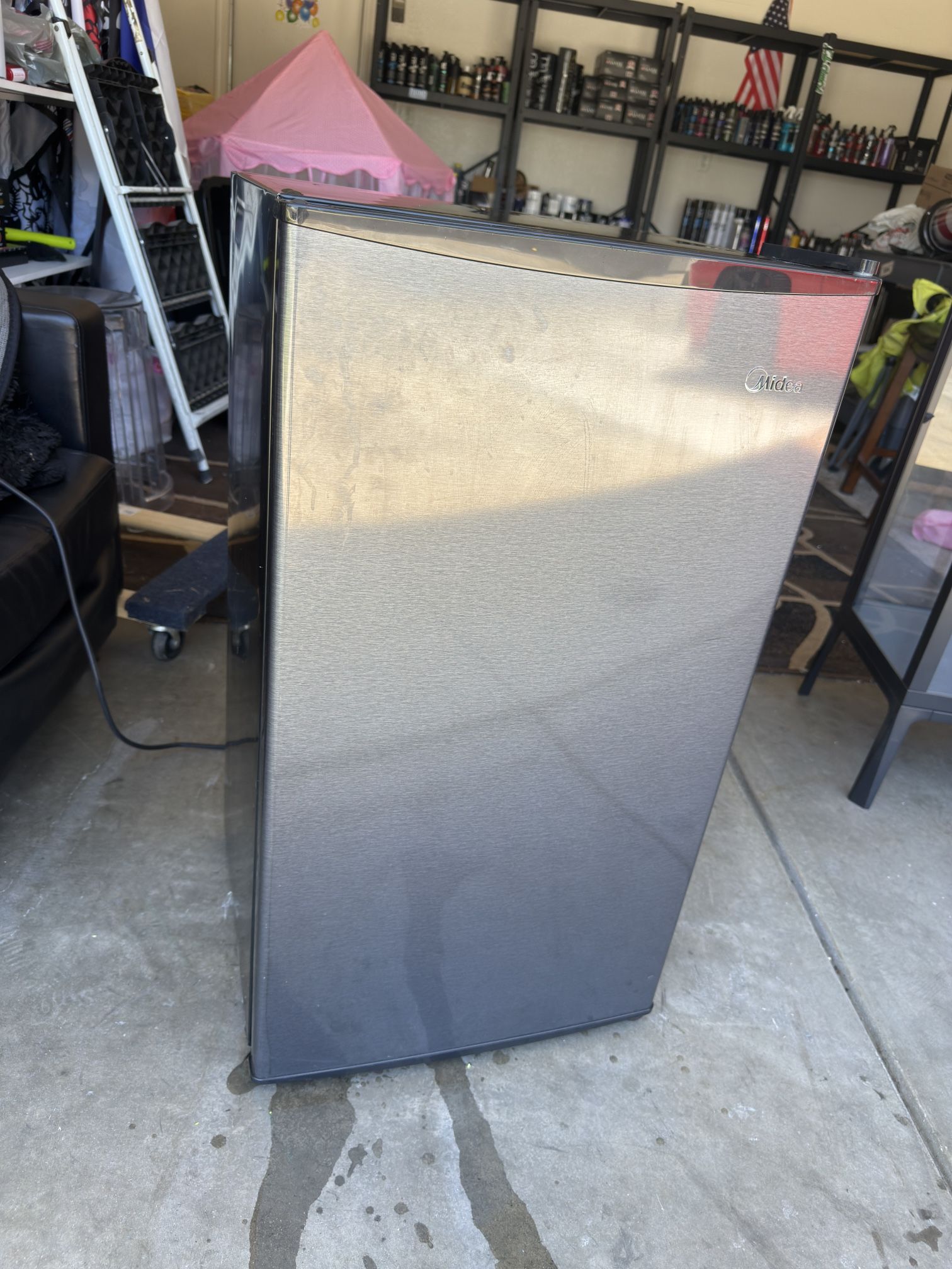 MINI FRIDGE BRAND MIDEA
