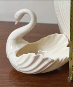 Lenox swan