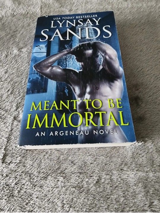 An Argeneau Novel Ser.: Meant to Be Immortal by Lynsay Sands (2021, Mass Market)