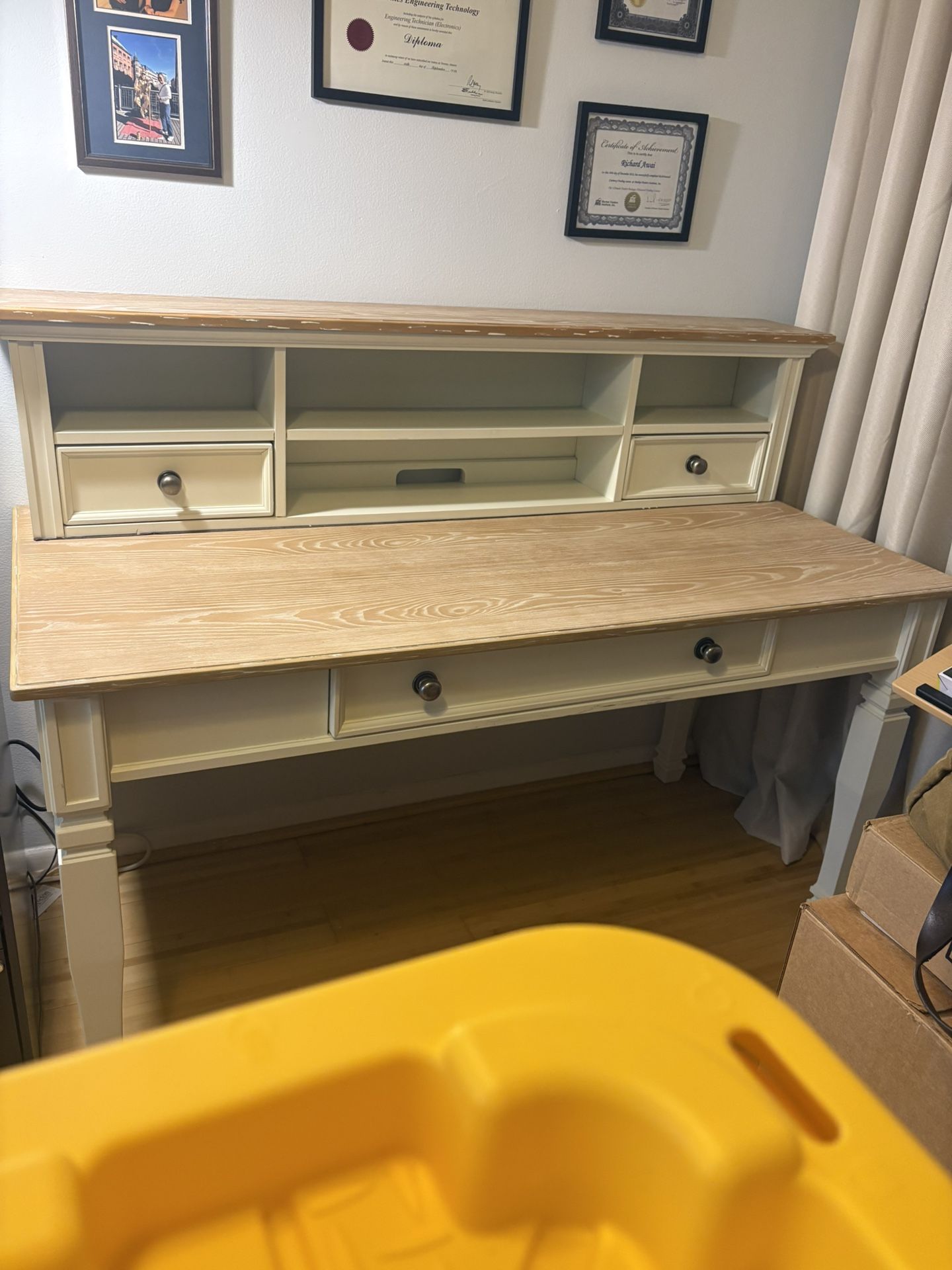 Creamy Beachy Cottage Rustic Large Desk/Hutch Excellent Condition OBO