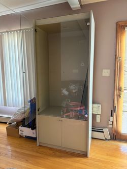 Showcase Dresser