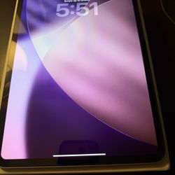 iPad Pro 11” M4 Chip Silver 256gb WiFi Model Only ( practical Brand New )