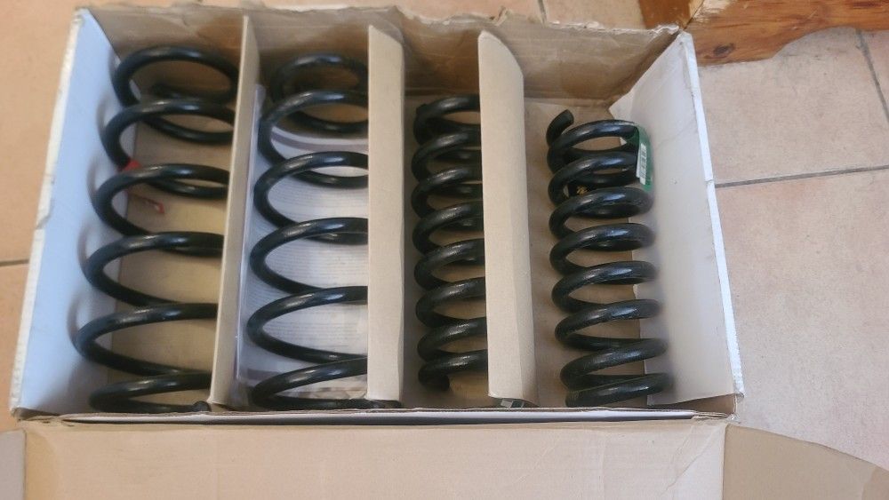 2019 Dodge Charger Hellcat Coil Springs obo