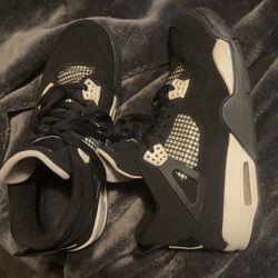 Jordan 4s