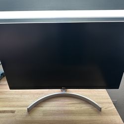 2x LG 4K HDR Monitors