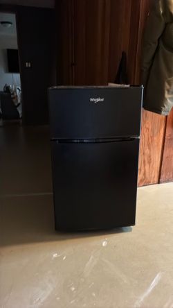 Whirlpool mini fridge