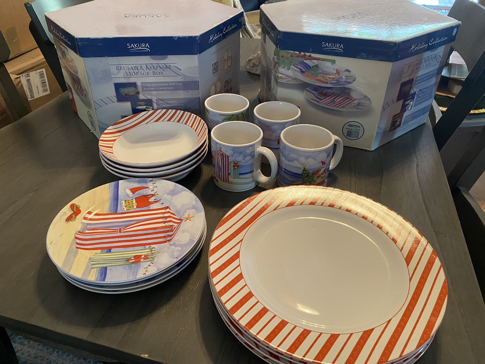 Christmas Dishes - Set of 8