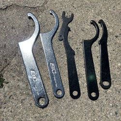 Coil-over Spanner Wrench