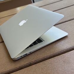 Apple MacBook Air 13” i5/4GB/256GB SSD $180 
