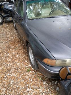 Bmw 528i - Low Millage - Runs - Has Title
