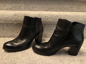 Born leather Boots size 7.5