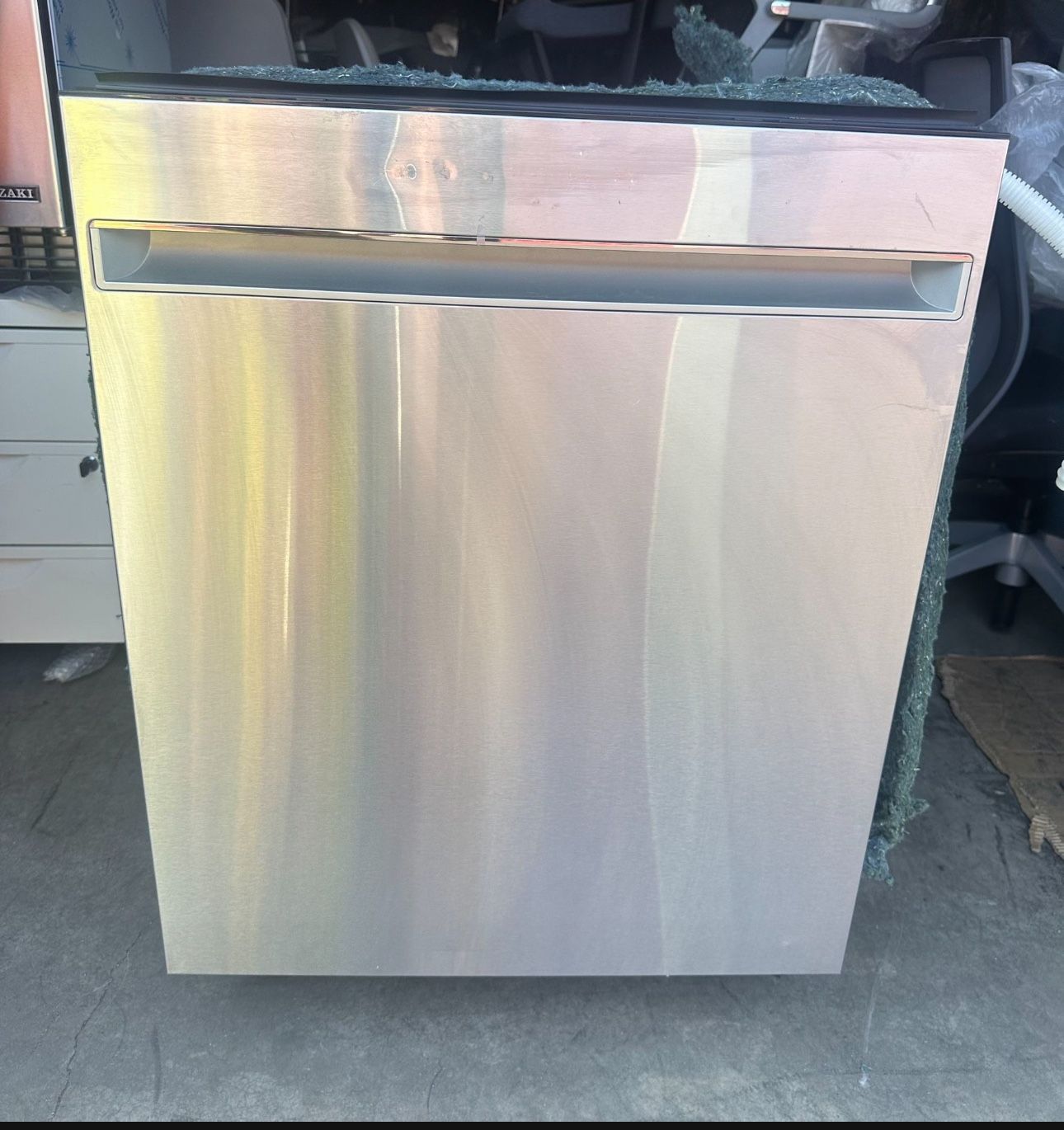 GE® ENERGY STAR® ADA Compliant Stainless Steel Interior Dishwasher with Sanitize Cycle Model #:GDT225SSLSS