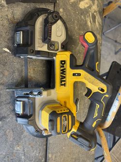 Dewalt Bandsaw 3-3/8” Double Trigger