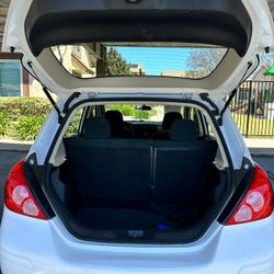 Nissan Versa 2011 (71,950 Miles )