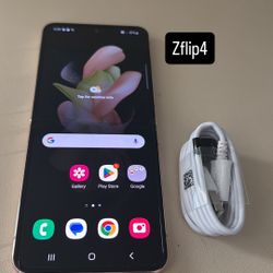 Samsung -Z -Flip4. Like New & Unlocked! 
