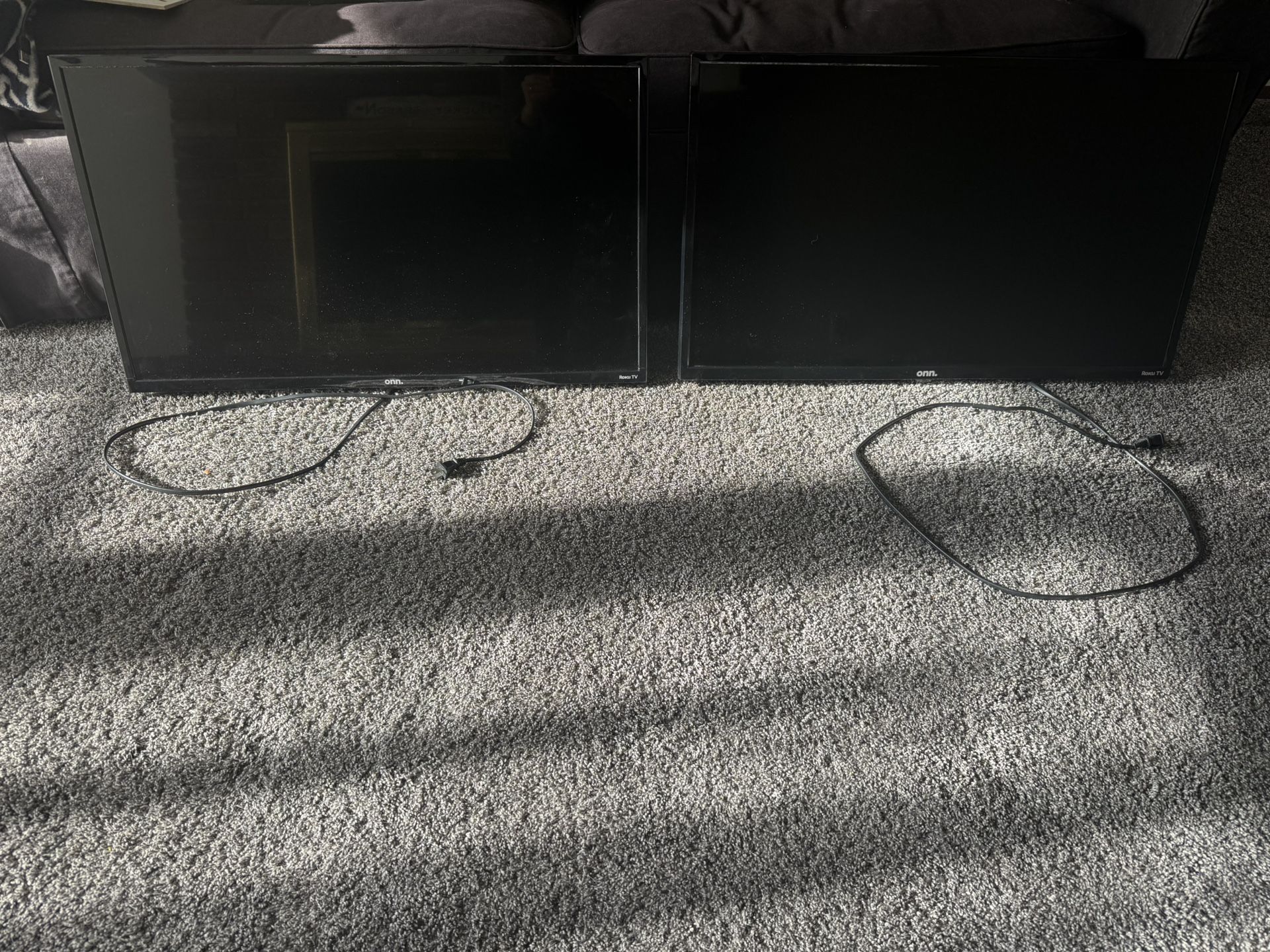 LED Roku HD 32” TV