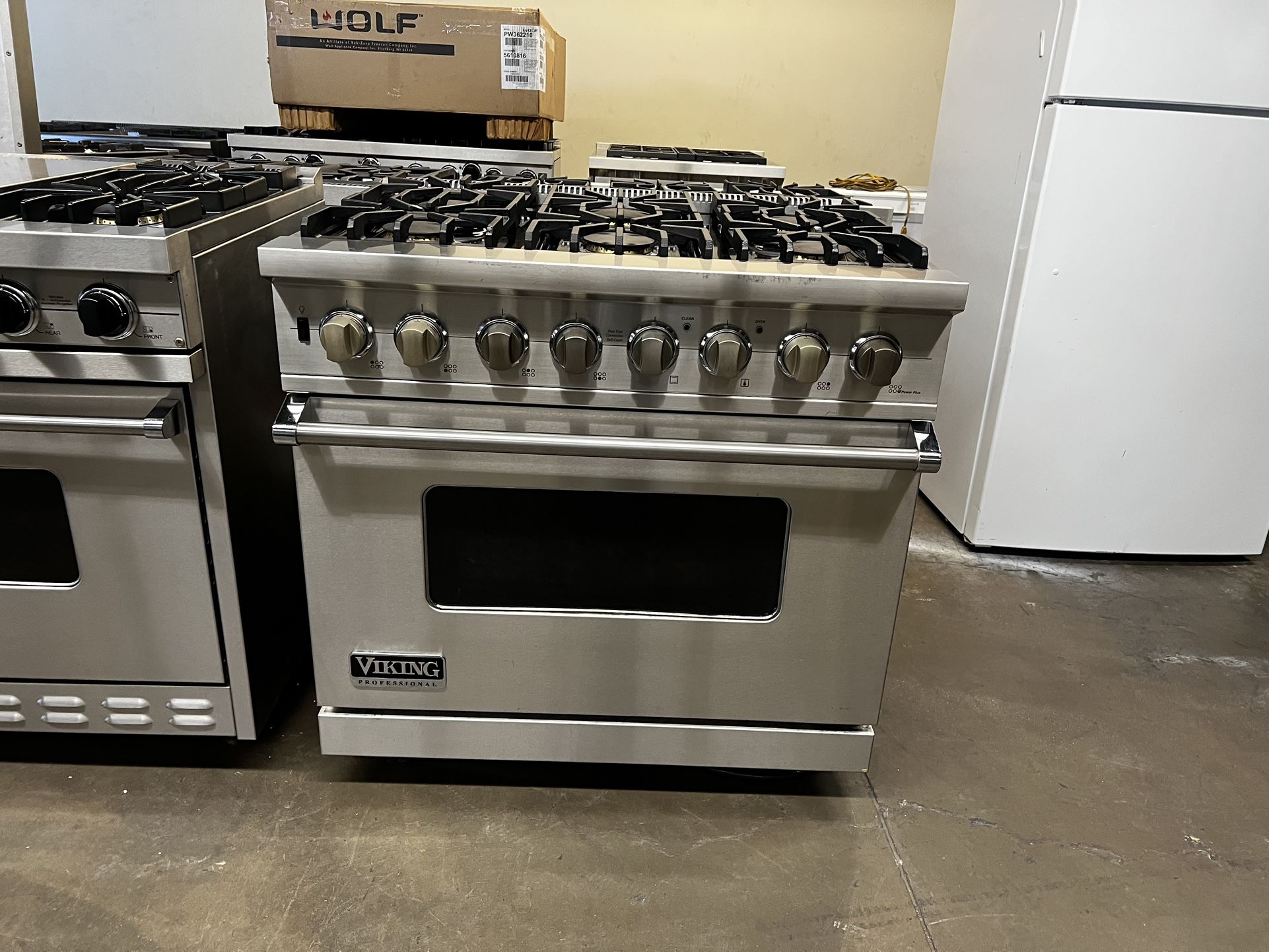 Viking 36”Wide Dual Fuel Range Stove In Stainless Steel