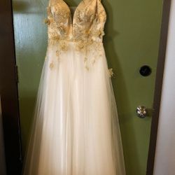 Prom/Quinceñera Gown- Size medium
