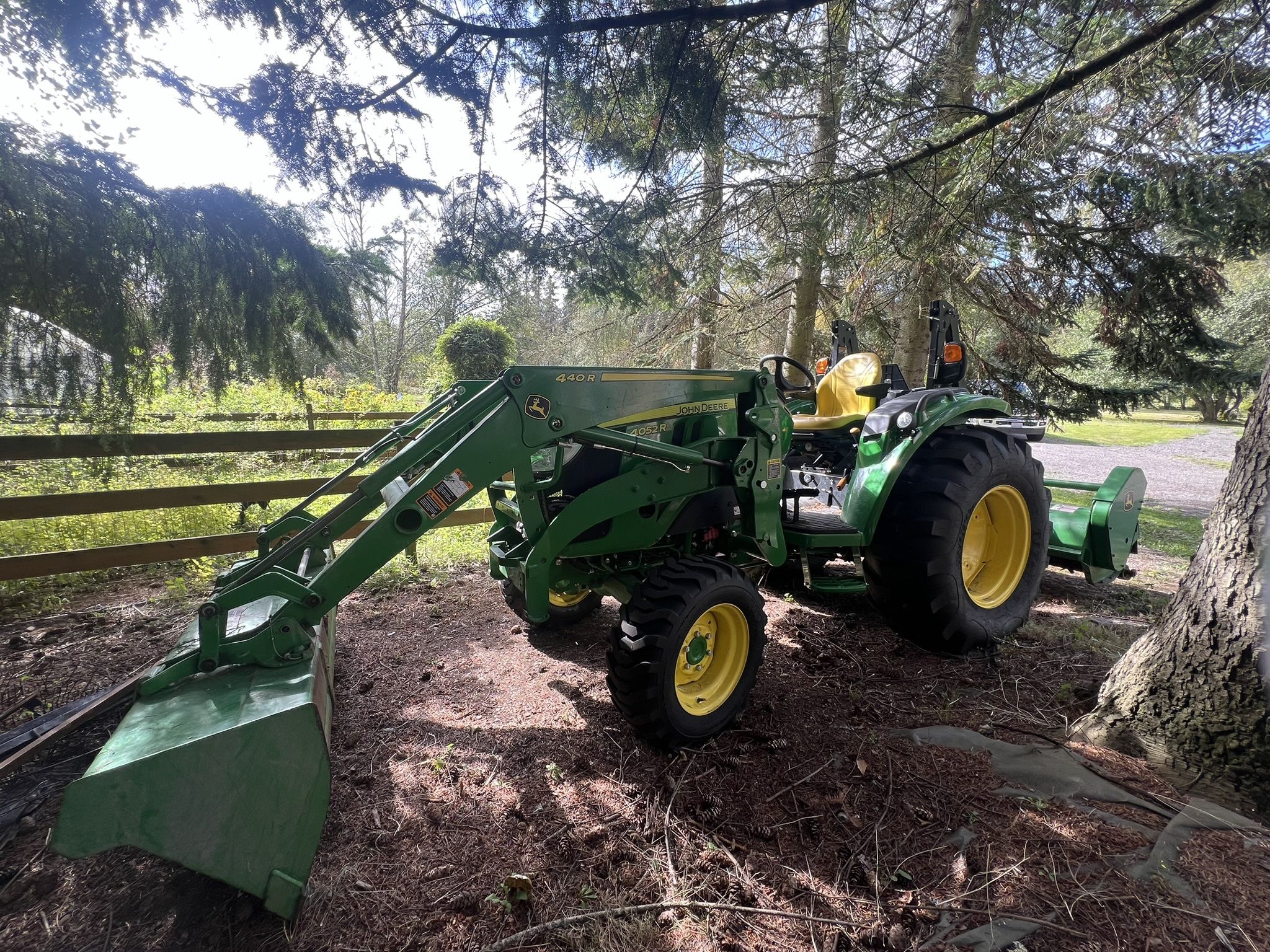 John Deere 4052R **LOW HOURS